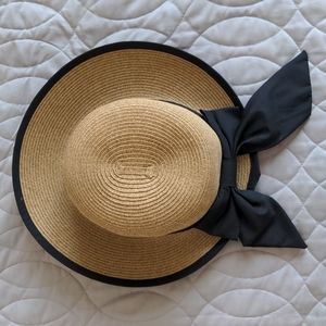 Women's Straw Hat with Ribbon